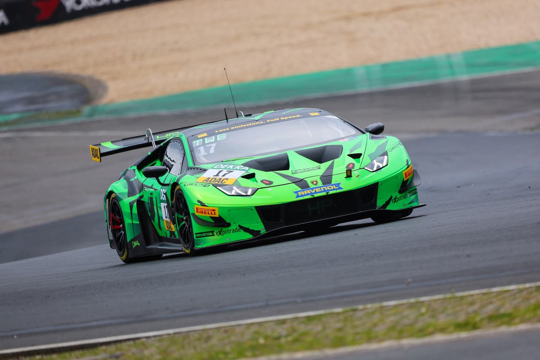 Grüner Lamborghini Huracán GT3 #17 am Nürburgring